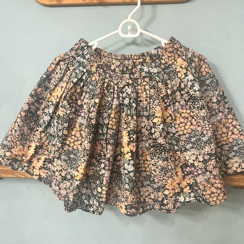 American eagle mini flowy skirt w/ flowers